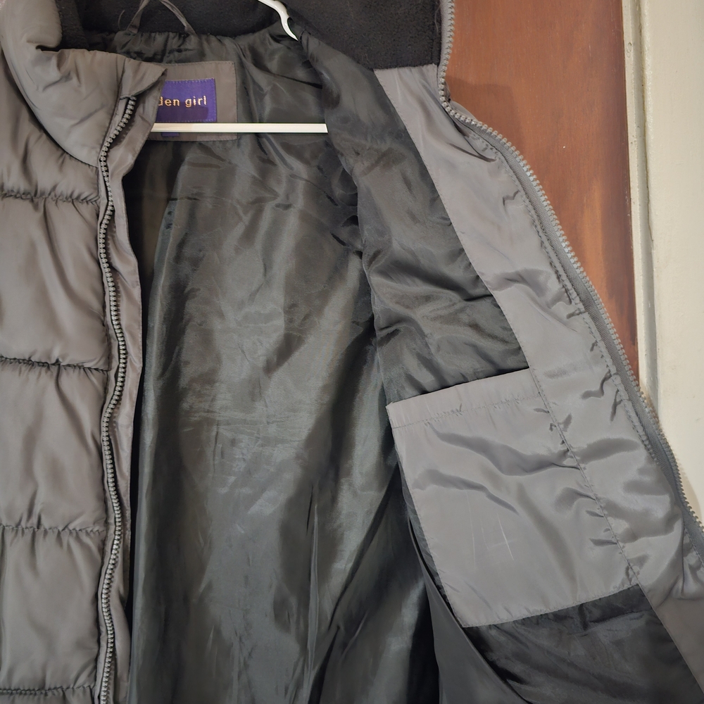Madden Girl Black Puffer Vest - Picture 4 of 4